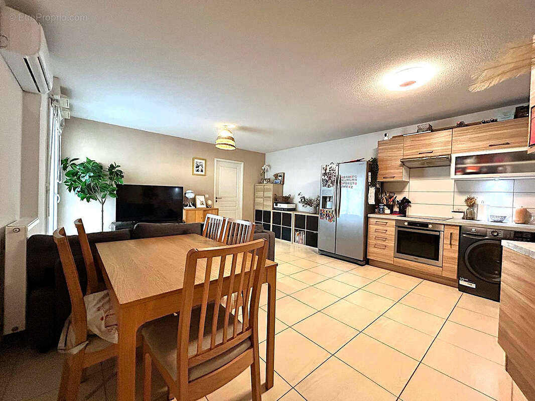 Appartement à MARSEILLE-4E