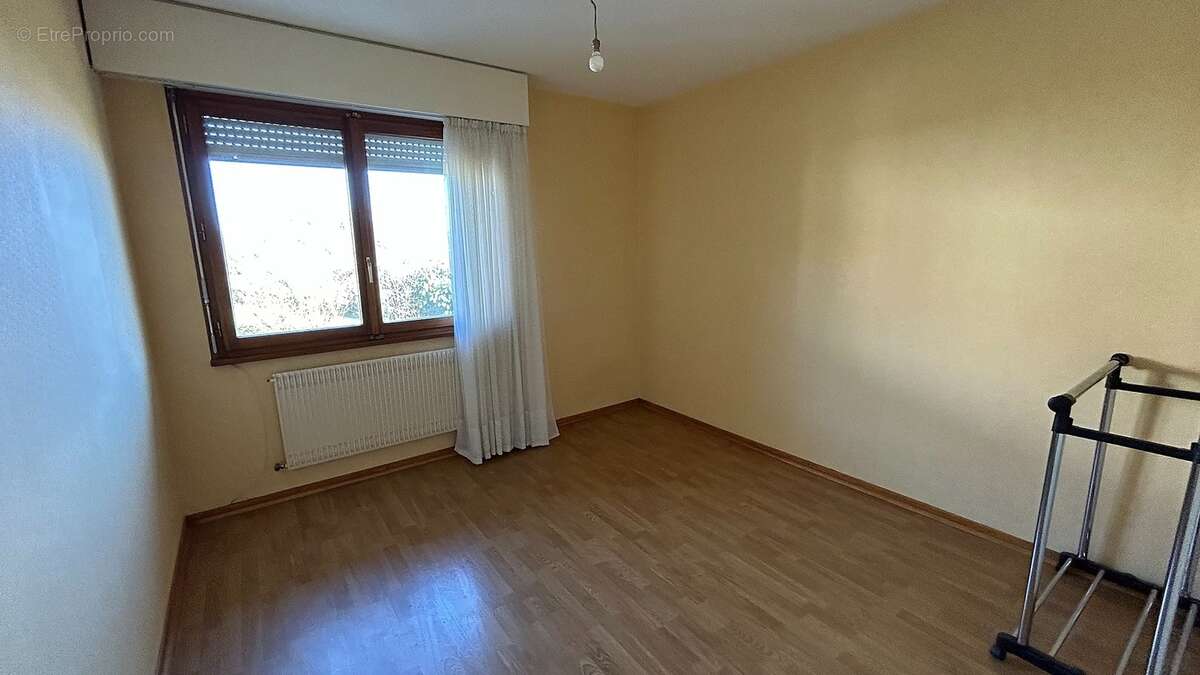 Chambre 2 (Plain-pied) - Maison à REIGNIER