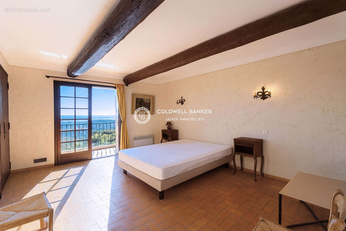 Maison à LES ISSAMBRES