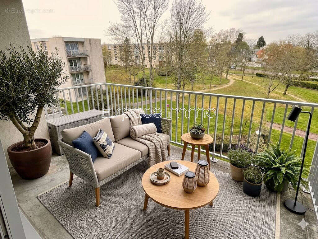 Appartement à MONT-SAINT-AIGNAN