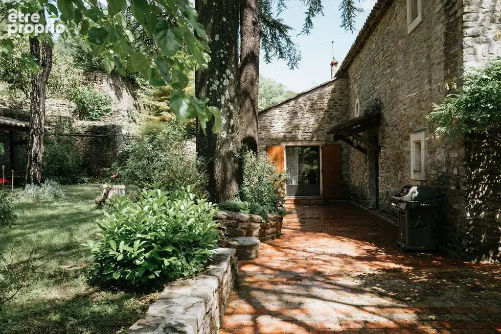 Maison 15 pièces 650 m² à vendre à Saint-Ambroix (30500) - photo 3