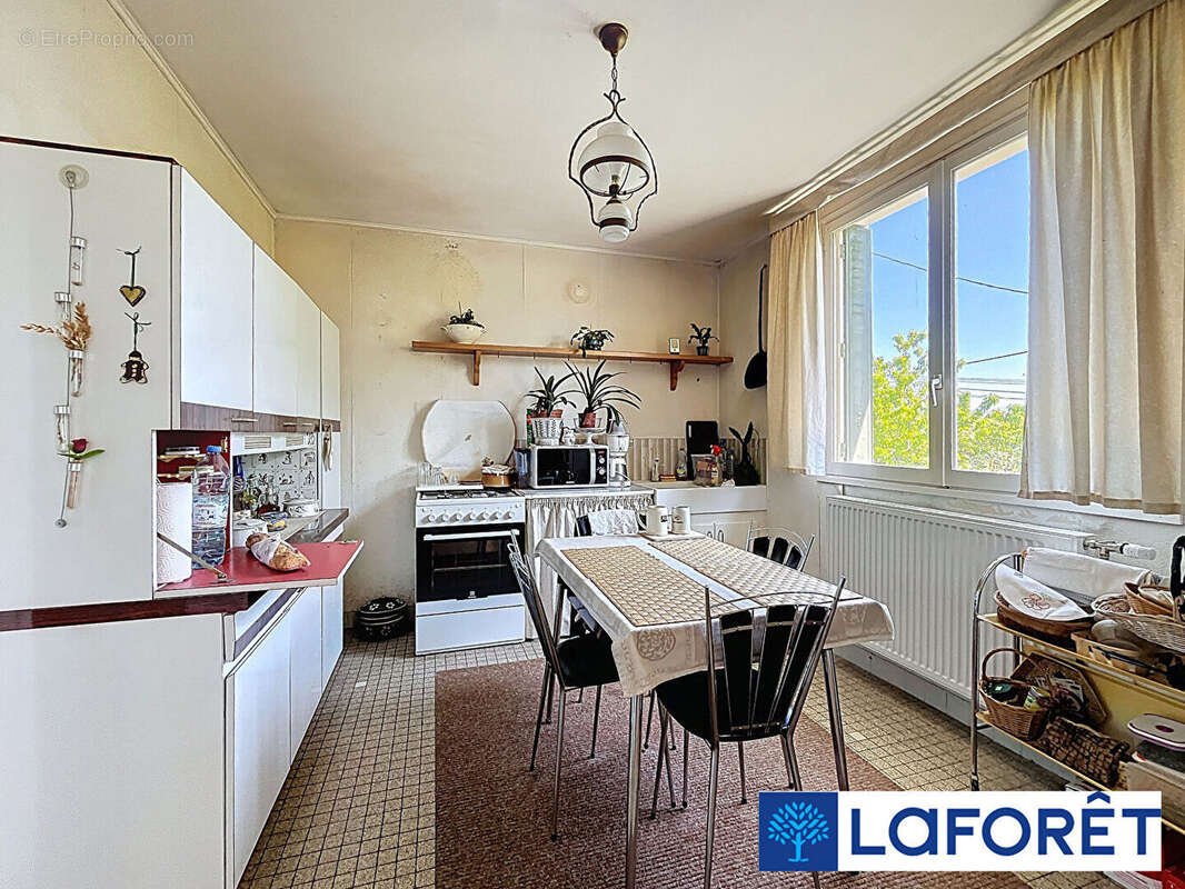 Maison à IS-SUR-TILLE