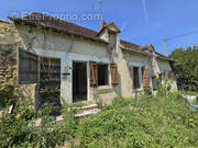 Maison à AZAY-LE-FERRON