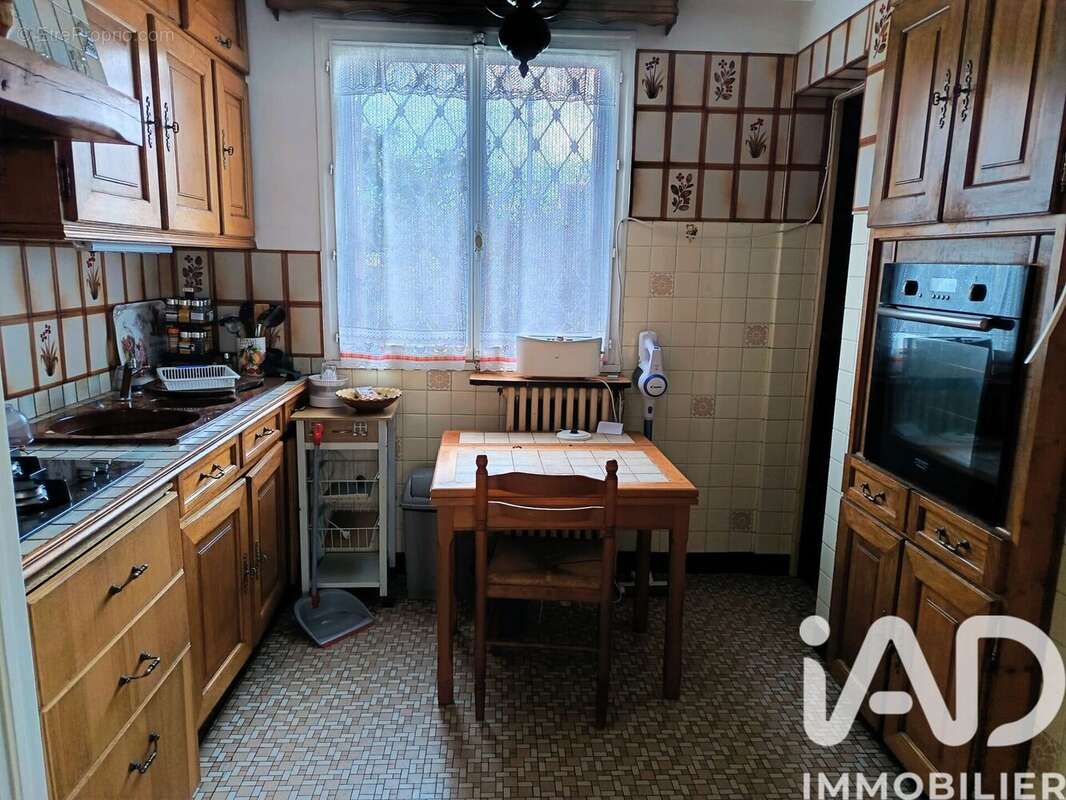Maison 106 m² à Combs-La-Ville  - photo 7