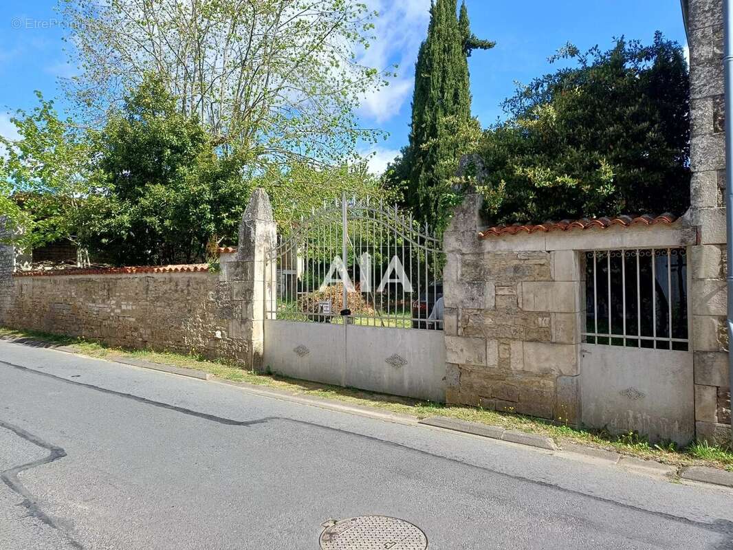 Maison à RUFFEC
