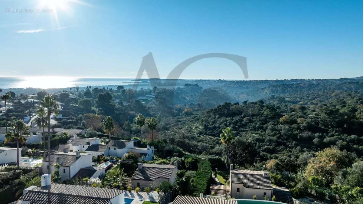 Maison à VILLENEUVE-LOUBET