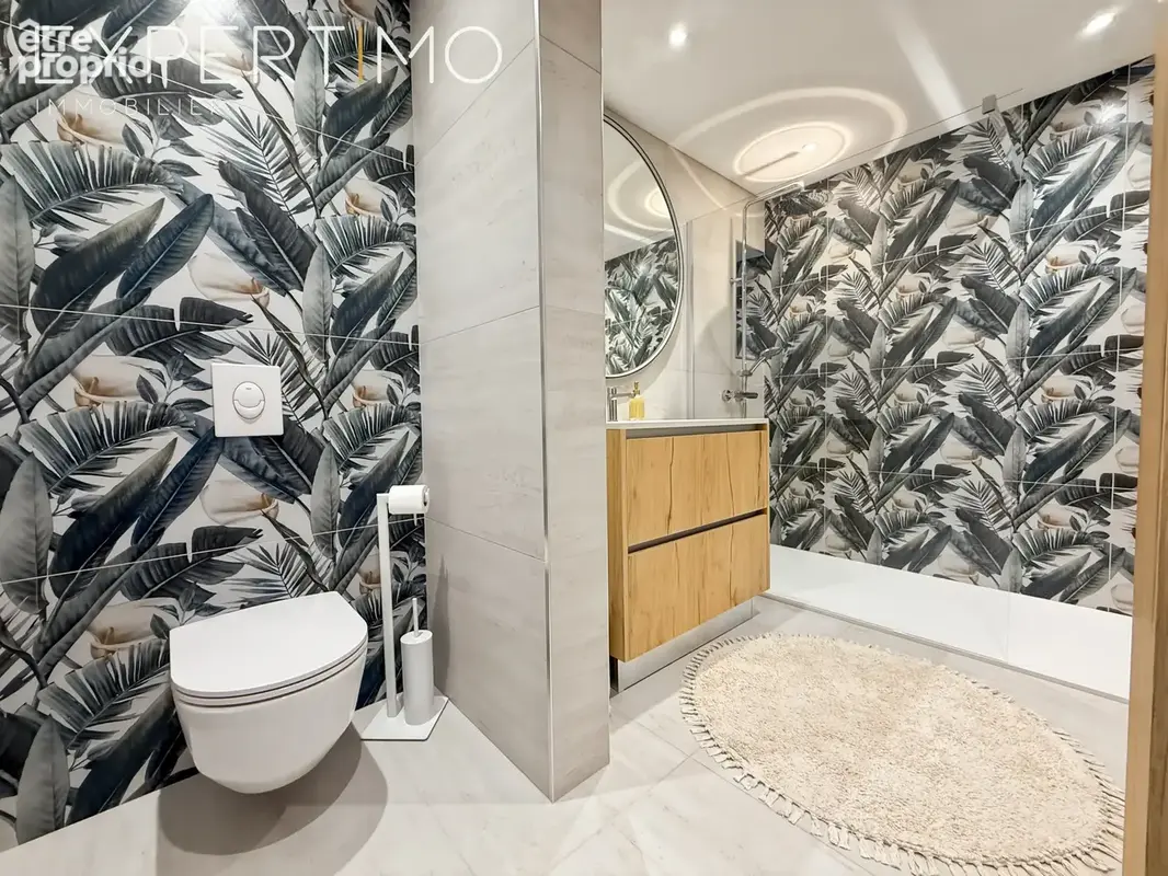 Propriété de 457 m2 + Piscine avec Pool House + 4 garages sur 5500 m2. - photo 23
