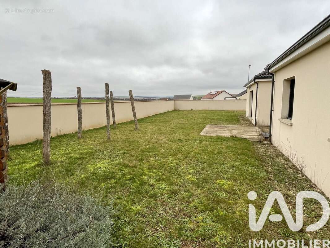 Photo 3 - Maison à NEUVILLE-SUR-VANNES