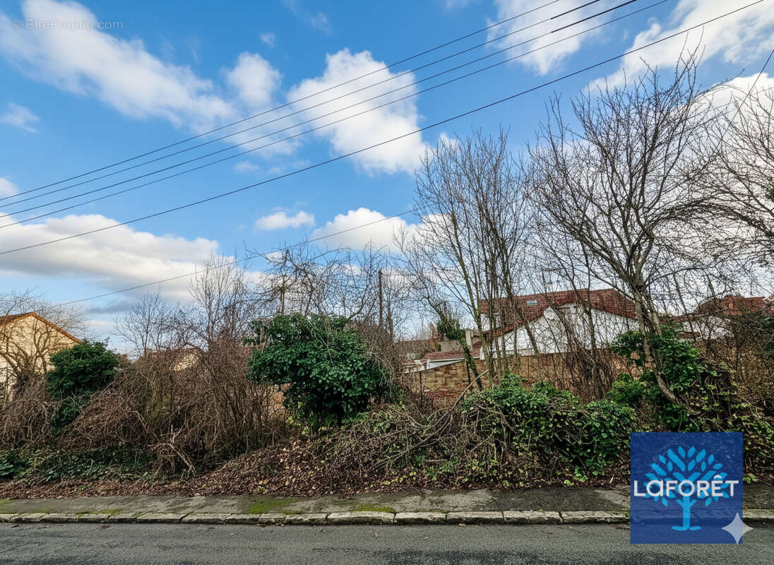 Terrain à CHILLY-MAZARIN