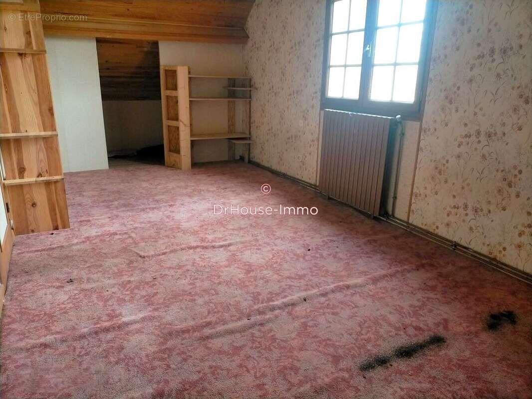 Maison à COURS-DE-PILE