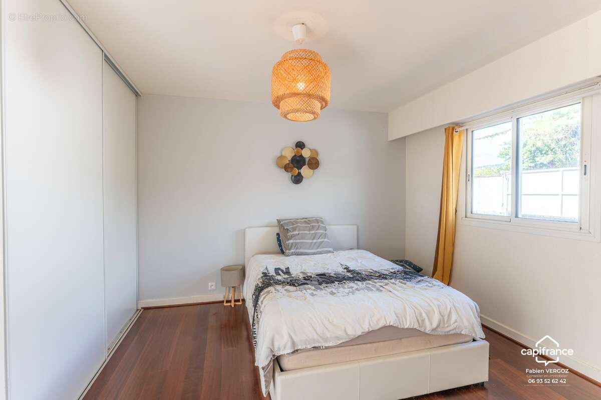 Maison familiale F4/5 de plain-pied avec varangue – Duparc, Sainte-Marie - photo 7