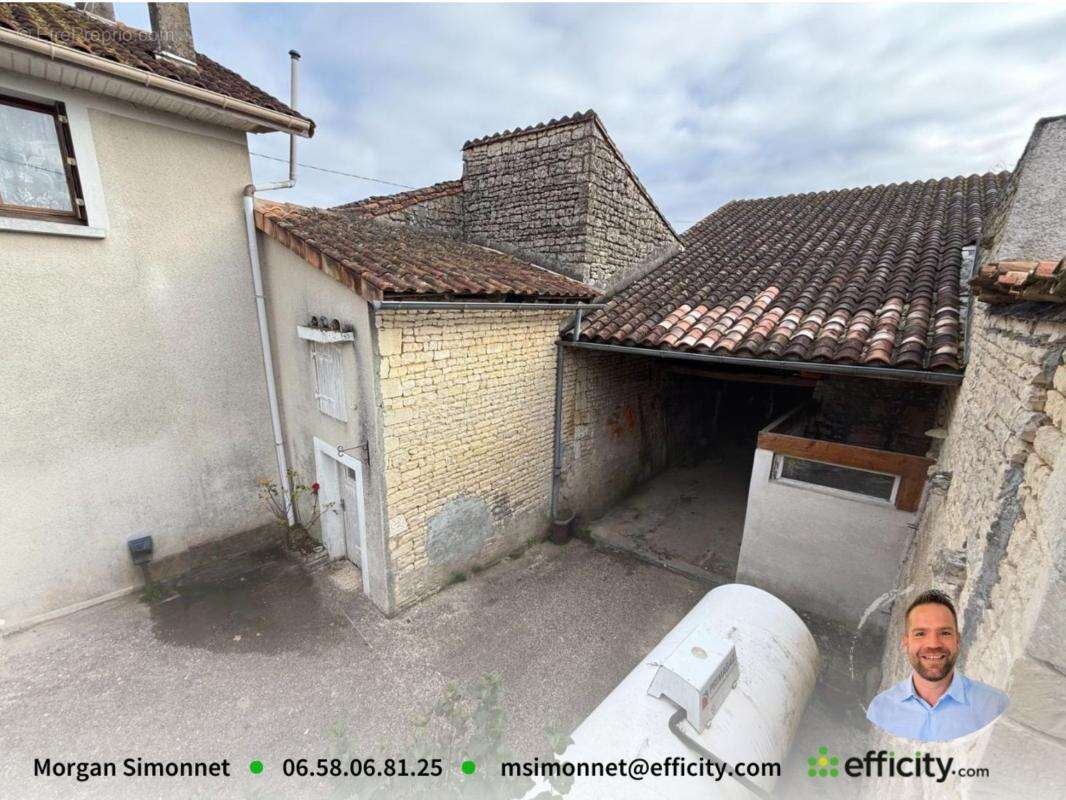 Maison à SAINT-AMANT-DE-BOIXE