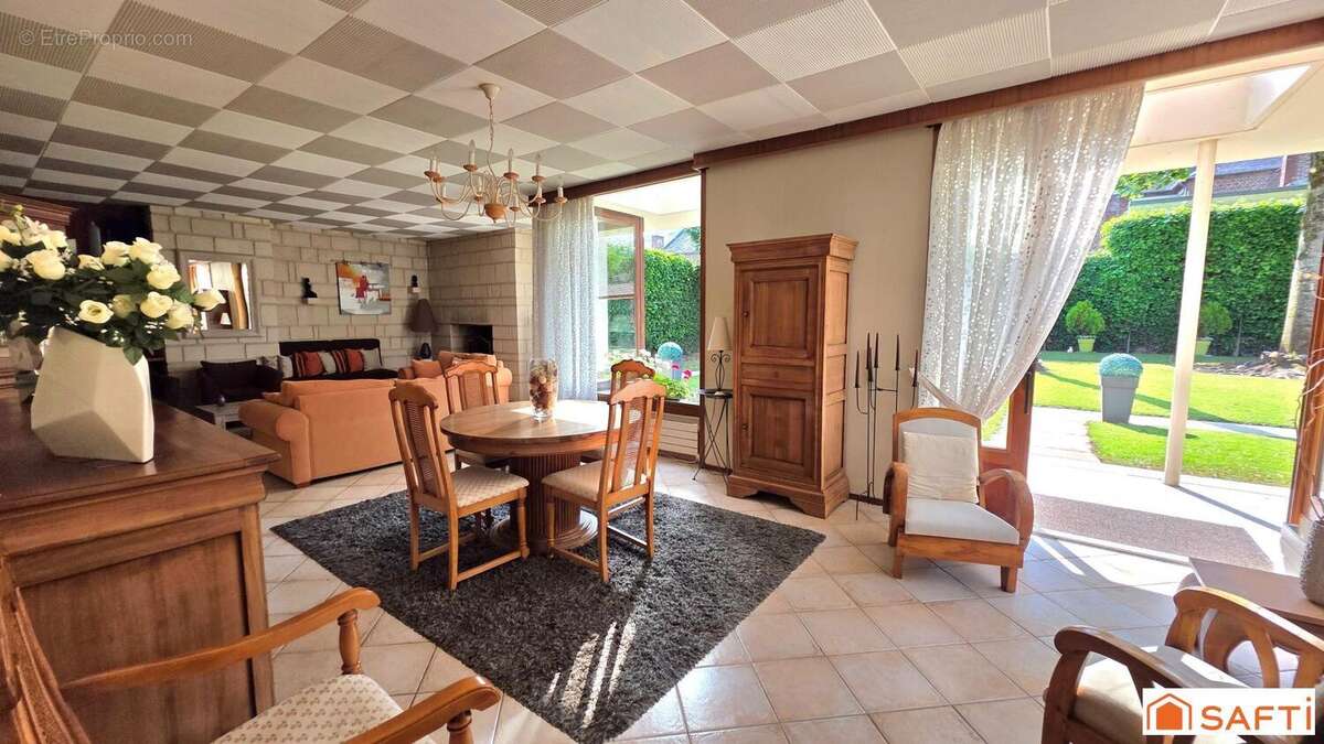 Photo 2 - Maison à SAINT-QUENTIN
