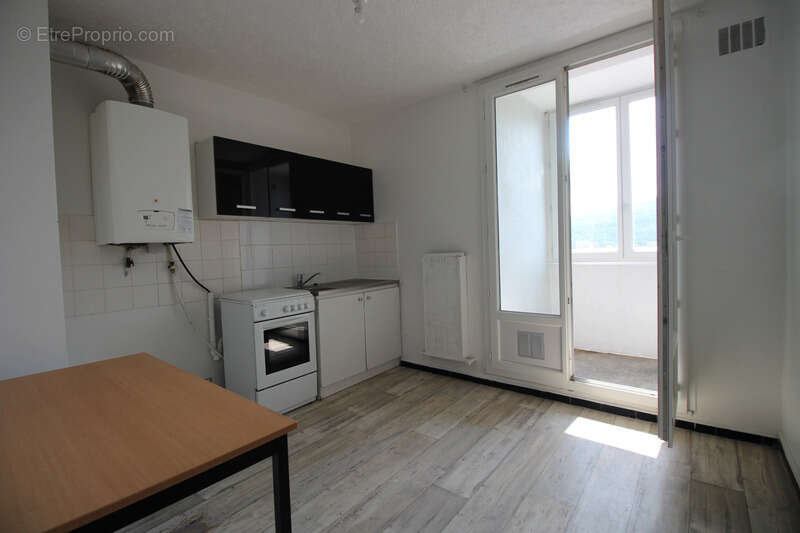 Appartement à LE PONT-DE-CLAIX
