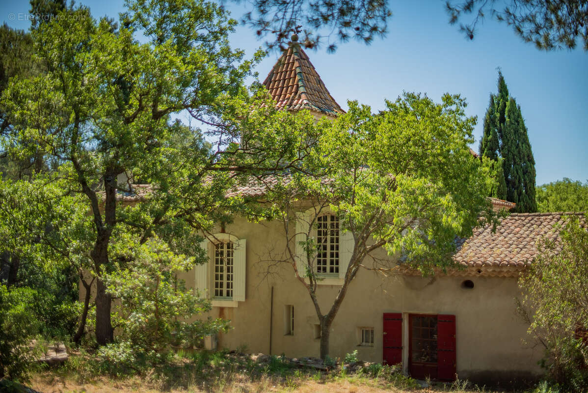 Maison à L'ISLE-SUR-LA-SORGUE