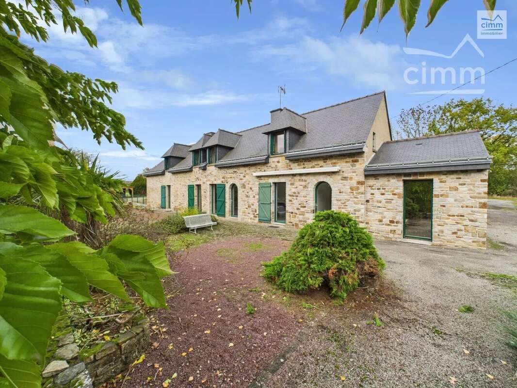 Maison à BOURG-DES-COMPTES