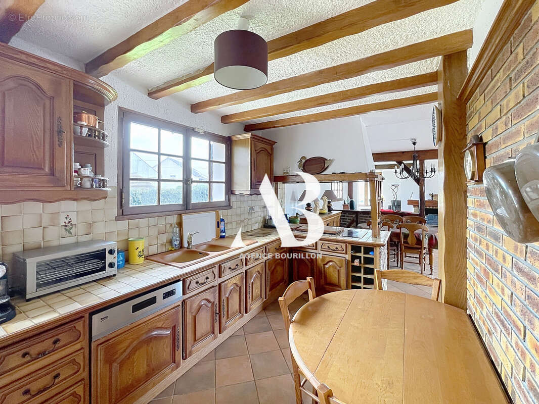 Maison à LE PLESSIS-FEU-AUSSOUX