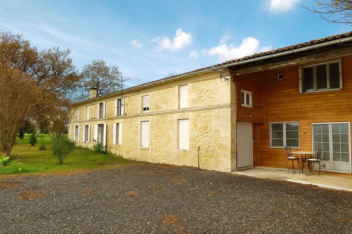 Maison à PUGNAC