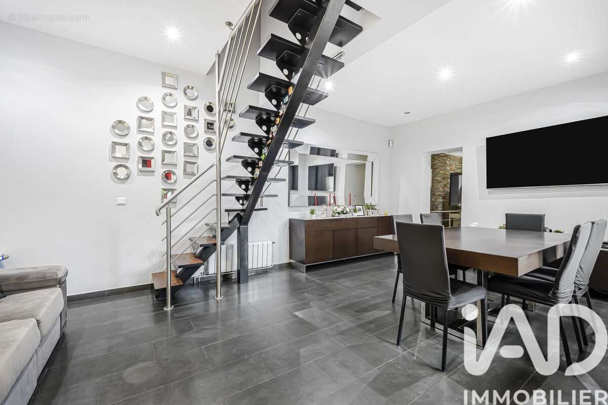 Photo 4 - Maison à IVRY-SUR-SEINE