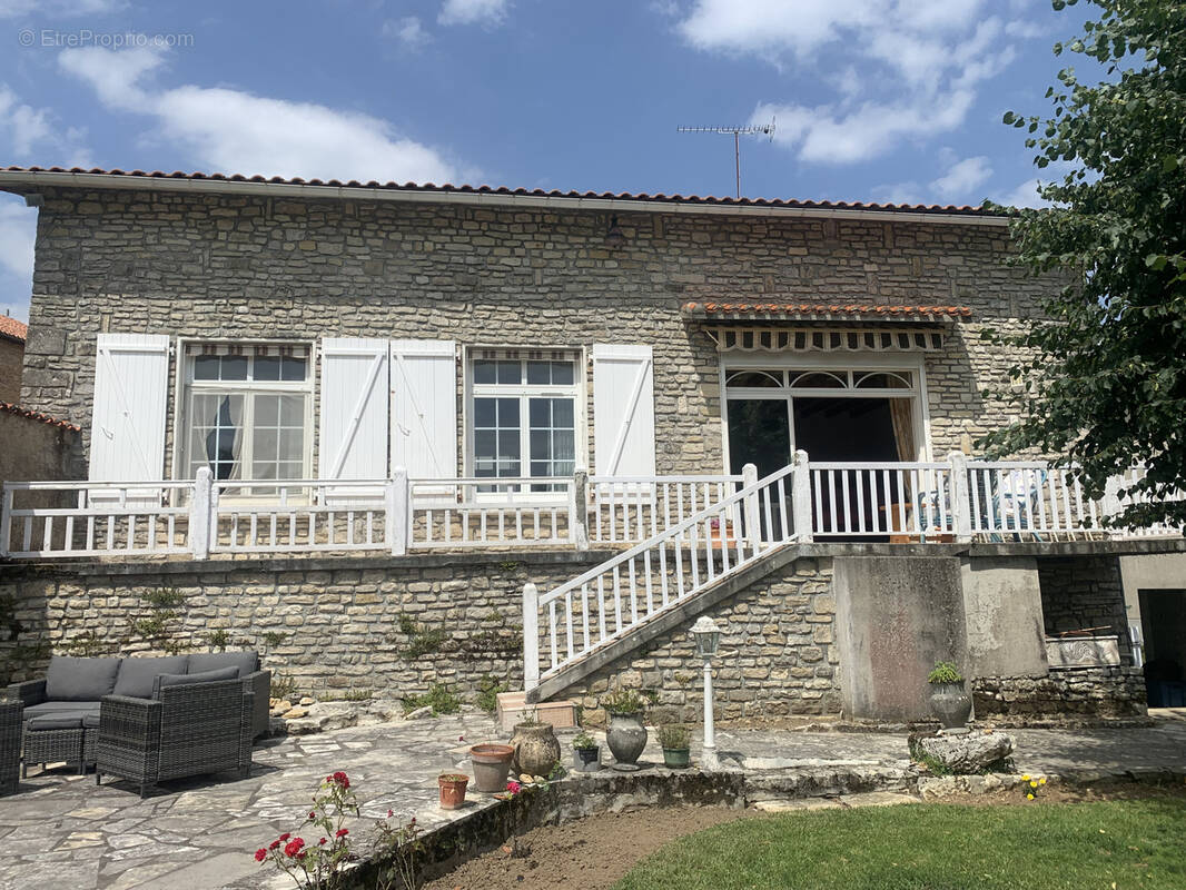 Maison à SAINT-LAURENT-DE-CERIS