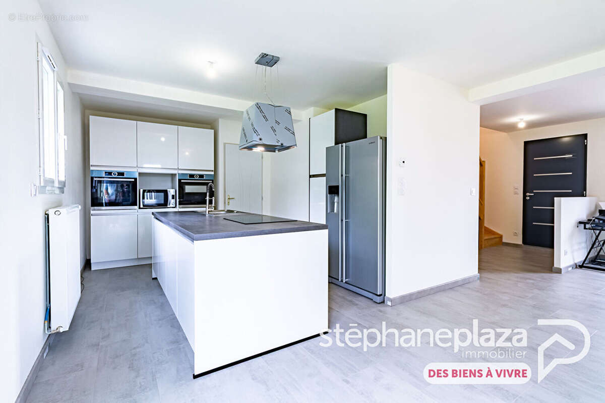 Maison de 2022, 102m² , 3 chambres et garage sur 623m² de terrain, hors lotissement - photo 3