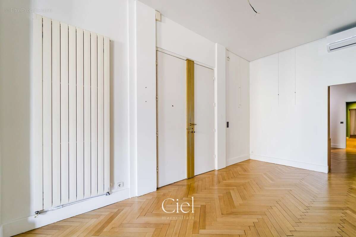 Appartement à MARSEILLE-8E