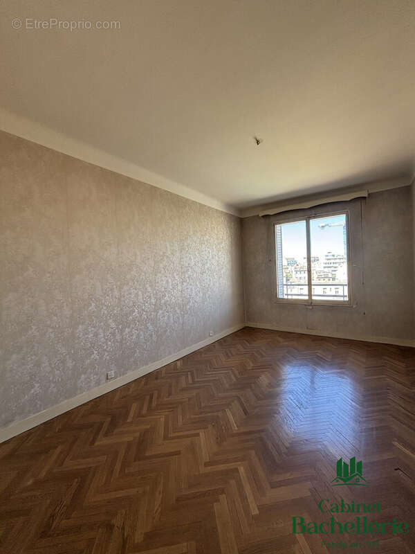 Appartement à MARSEILLE-6E