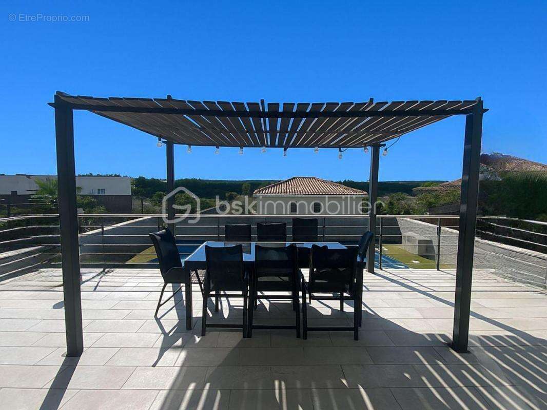 Maison à BELLEGARDE