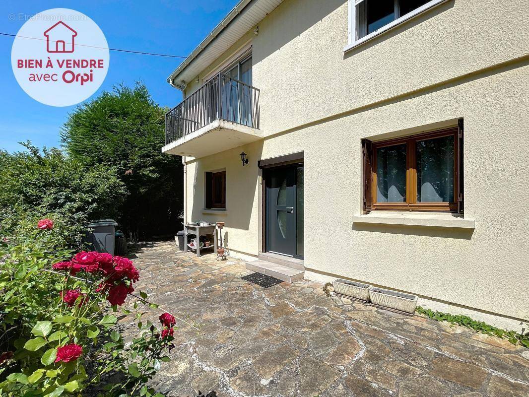 Maison à MEZY-SUR-SEINE