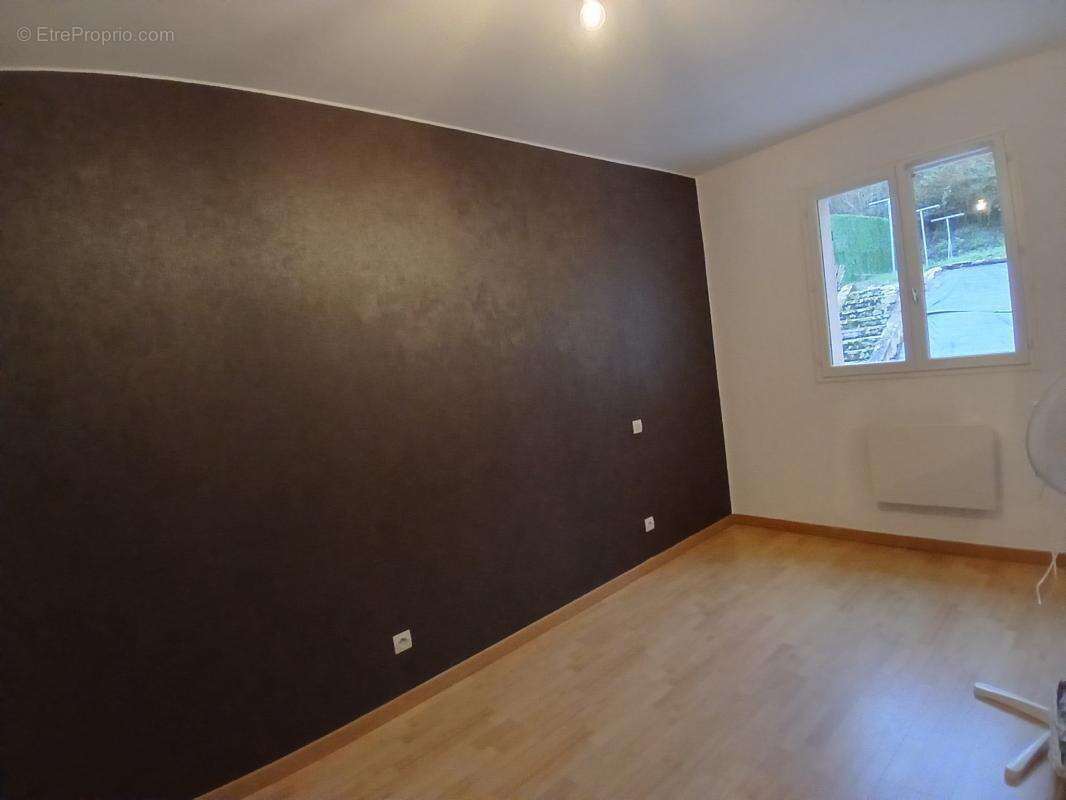 Maison à ROULLET-SAINT-ESTEPHE