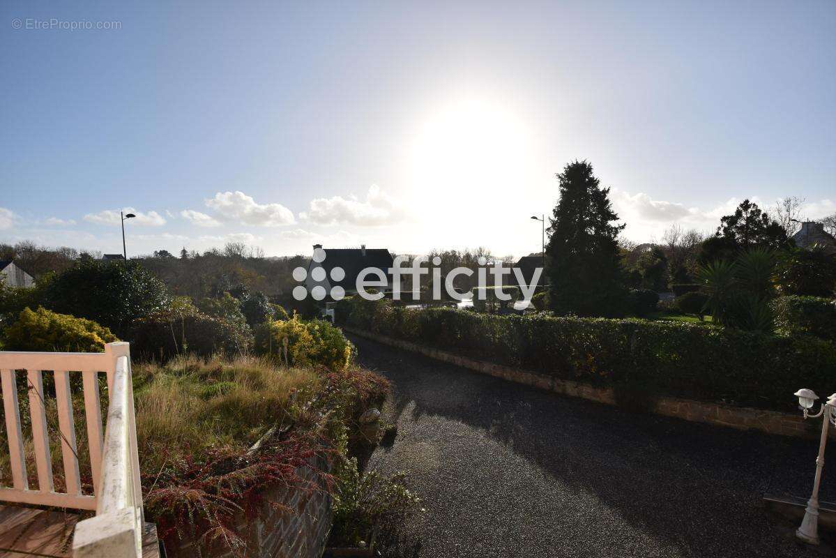 Maison à LOGONNA-DAOULAS