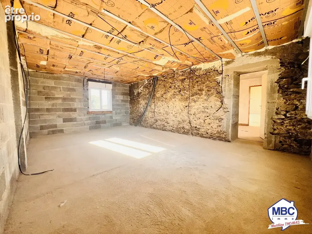 Longère de 192 m² avec grange, étang et forêt sur 2 hectares. - photo 6