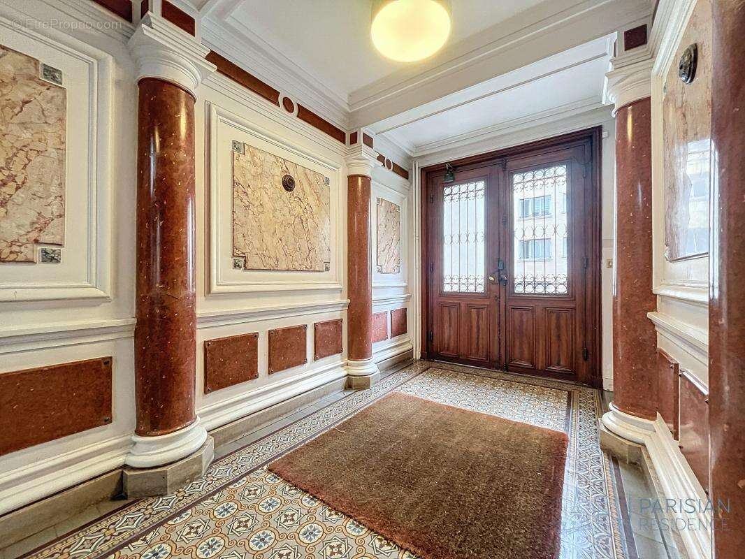 Appartement à NEUILLY-SUR-SEINE
