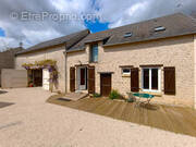 Maison à BAZOCHES-LES-GALLERANDES