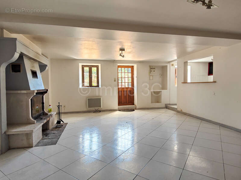 Maison à SAUZE-VAUSSAIS