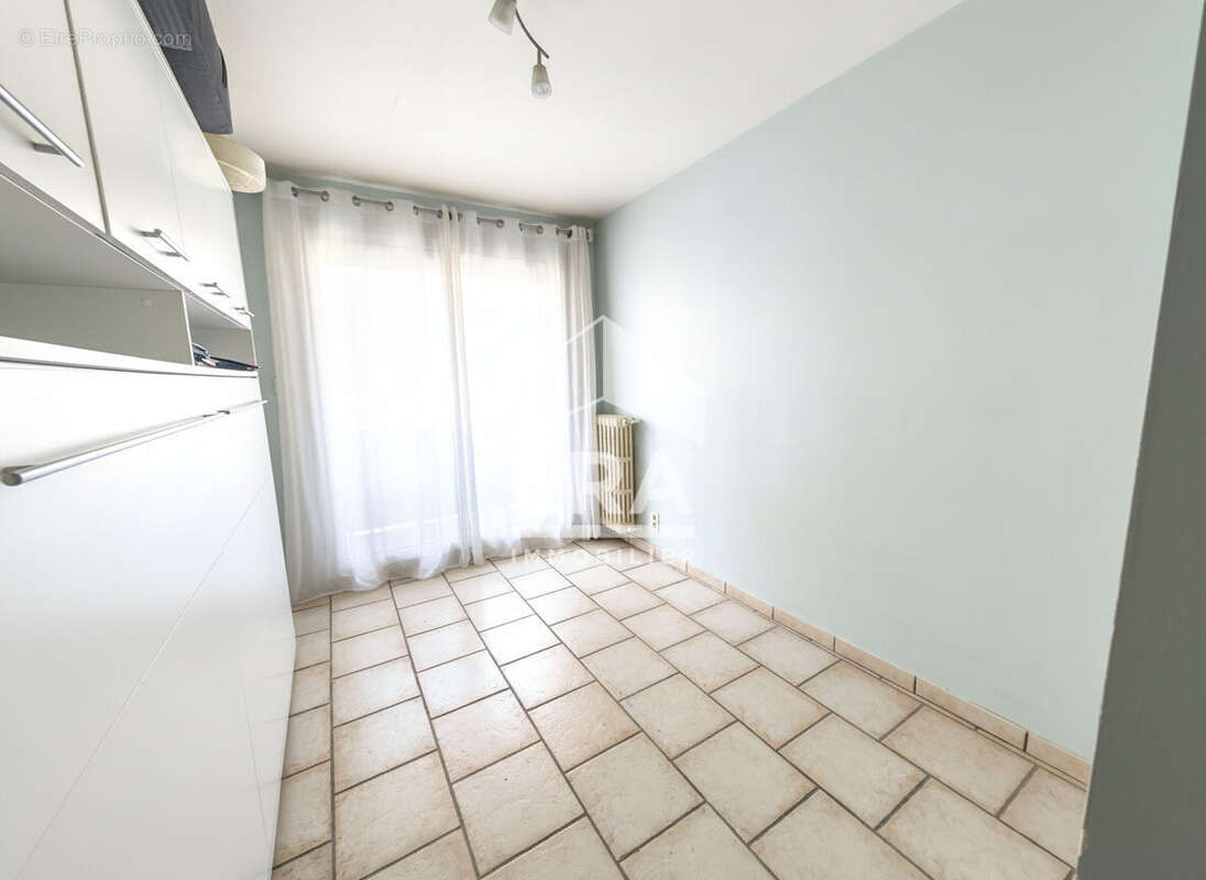 Appartement à MARSEILLE-5E