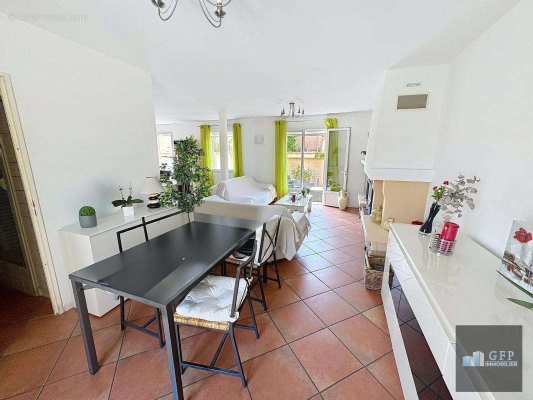 Maison à LA LONDE-LES-MAURES