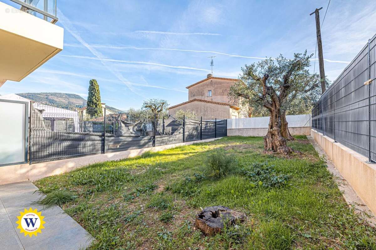 Appartement à CARROS