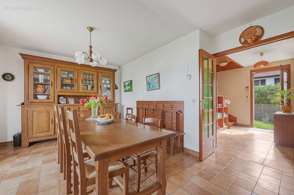 Maison avec grand jardin et terrasse - Calme et verdure - photo 7
