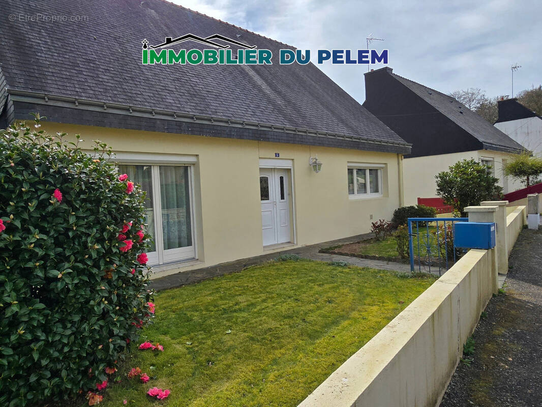 Maison à ROSTRENEN