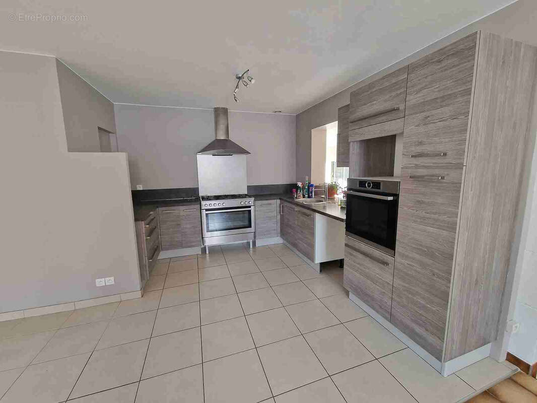 Maison de plain-pied avec 2 logements avec garages - photo 8