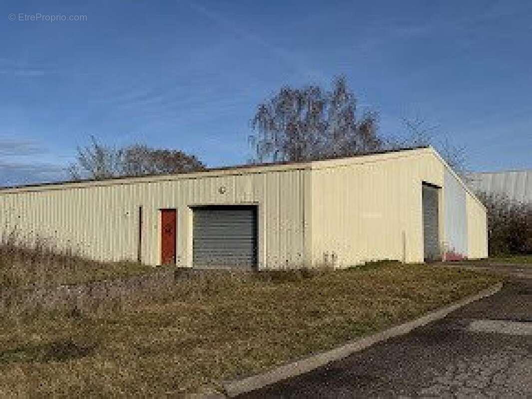 Photo 2 - Commerce à ETAIN