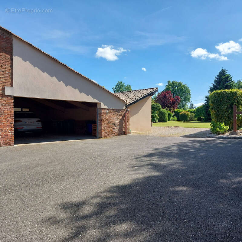 Maison à vendre 13 pièces MONTAUBAN (82), salle de reception, parking, bureaux, cave, dépendances,  parc de 8000m2, 2 entrées in - photo 32