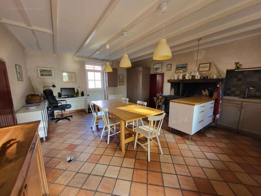 Maison à LE LANDREAU