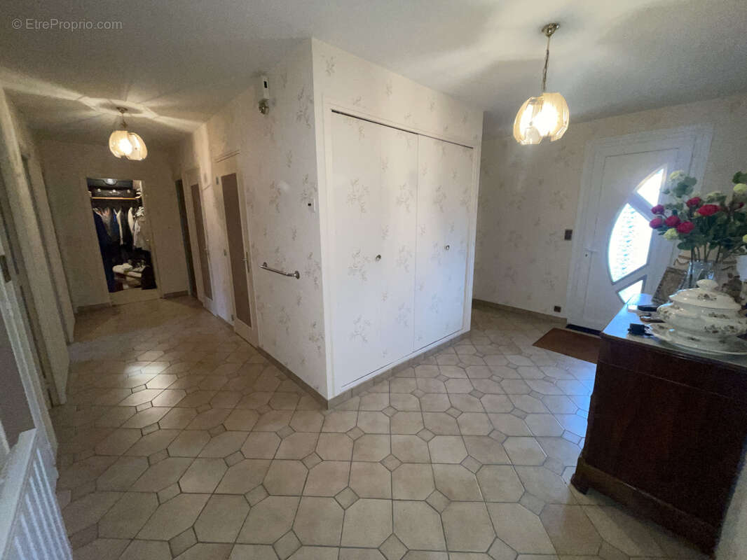 Maison familiale de 170 m2   Vue dégagée et fort potentiel - photo 6