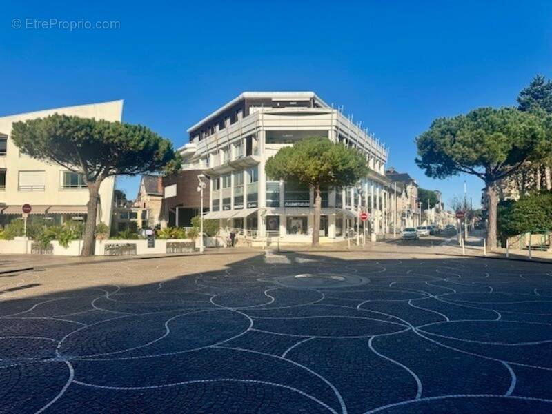 Commerce à LA BAULE-ESCOUBLAC