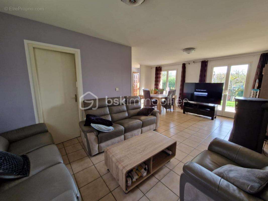 Maison à LA TOUR-DU-PIN