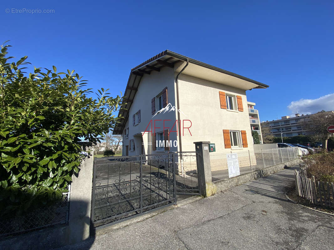 Maison t4 avec un appartement t2 proches commodités - 74240 gaillard - photo 17