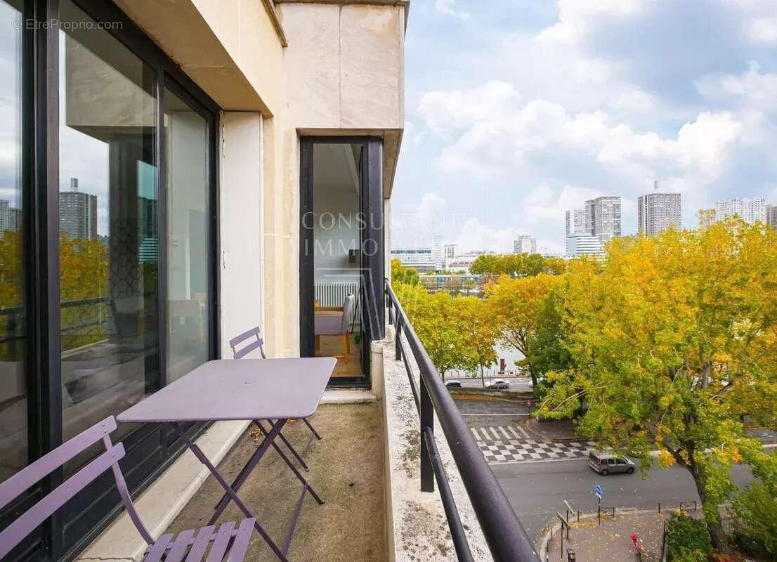 Appartement à PARIS-16E