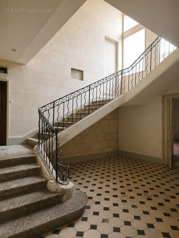 Une demeure historique au cœur d'Arles   Plus de 600 m2 pour un projet d'exception - photo 7